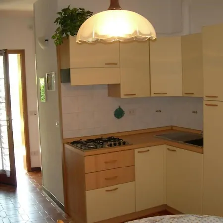 Charming Two Level With Garden And Bbq *