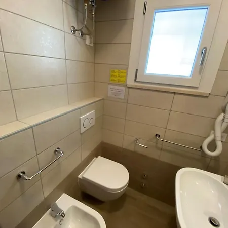 Charming Two Level With Garden And Bbq Apartment