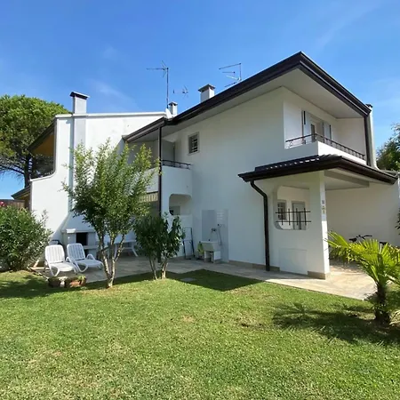 Charming Two Level With Garden And Bbq Apartment Bibione