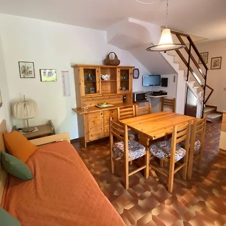 Apartment Charming Two Level With Garden And Bbq